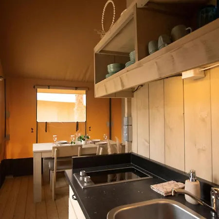 Safaritent Premium Aan Het Water Luxury tent *