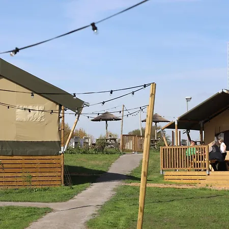 Luxury tent Safaritent Premium Aan Het Water